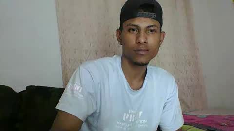 Snapshot of sexyleon69 chatting on 10/21/25, 06:58 Sexy leon online show from 10/21/25, 06:58