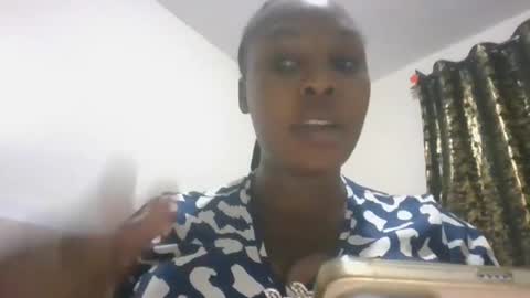 Snapshot of sexylily25 chatting on 10/12/25, 03:00 lily online show from 10/12/25, 03:00