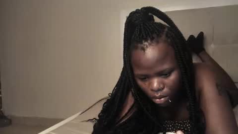 Snapshot of sexylily25 chatting on 10/13/25, 03:06 lily online show from 10/13/25, 03:06