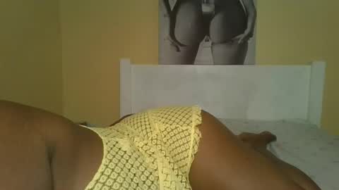 Snapshot of sexylily25 chatting on 10/19/25, 02:56 lily online show from 10/19/25, 02:56