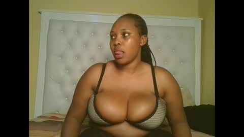 Snapshot of sexylily25 chatting on 10/21/25, 06:58 lily online show from 10/21/25, 06:58