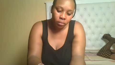 Snapshot of sexylily25 chatting on 10/22/25, 02:23 lily online show from 10/22/25, 02:23