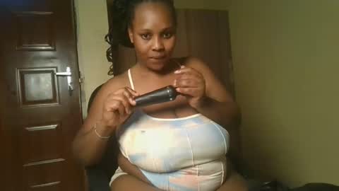 Snapshot of sexylily25 chatting on 10/25/25, 02:56 lily online show from 10/25/25, 02:56