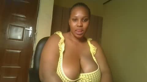 Snapshot of sexylily25 chatting on 10/26/25, 03:18 lily online show from 10/26/25, 03:18