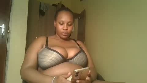 Snapshot of sexylily25 chatting on 10/28/25, 07:01 lily online show from 10/28/25, 07:01