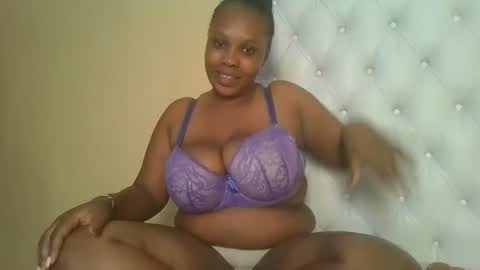 Snapshot of sexylily25 chatting on 11/22/25, 06:07 lily online show from 11/22/25, 06:07