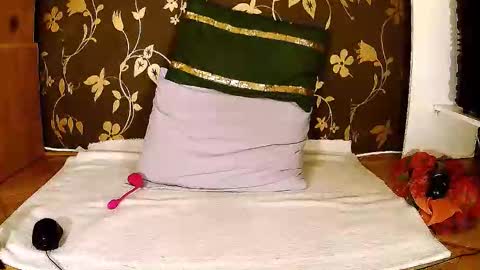 Squirty Maya Gold online show from 10/16/25, 06:36