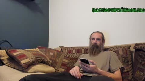 Snapshot of sexymountainman420 chatting on 12/15/24, 01:24 Sexymountainman420 online show from 12/15/24, 01:24