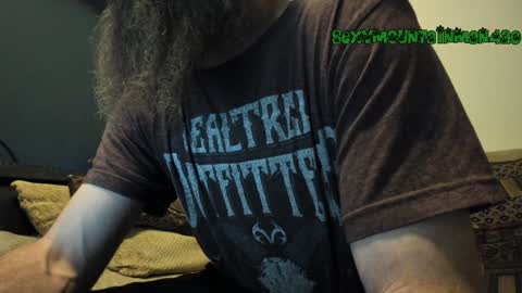 Snapshot of sexymountainman420 chatting on 12/23/24, 04:12 Sexymountainman420 online show from 12/23/24, 04:12