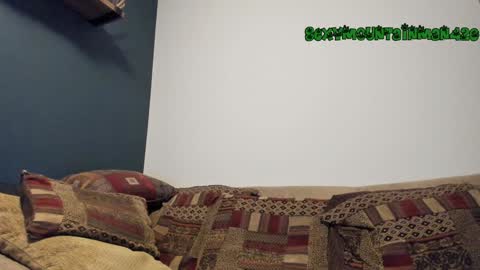 Snapshot of sexymountainman420 chatting on 12/25/24, 03:40 Sexymountainman420 online show from 12/25/24, 03:40