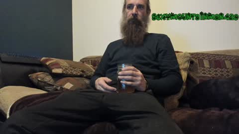 Snapshot of sexymountainman420 chatting on 01/27/25, 04:20 Sexymountainman420 online show from 01/27/25, 04:20