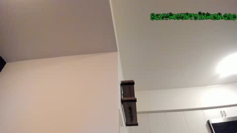 Snapshot of sexymountainman420 chatting on 02/04/25, 03:11 Sexymountainman420 online show from 02/04/25, 03:11