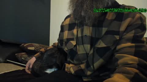 Snapshot of sexymountainman420 chatting on 02/08/25, 09:15 Sexymountainman420 online show from 02/08/25, 09:15