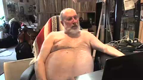 Snapshot of sexyolbear chatting on 01/07/25, 03:02 Grizz Lee Bear online show from 01/07/25, 03:02
