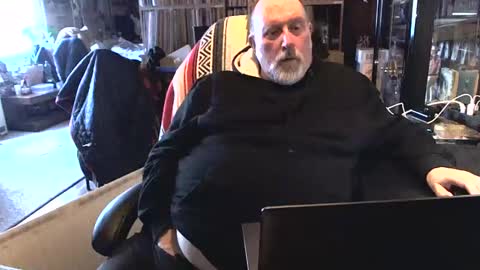 Snapshot of sexyolbear chatting on 02/11/25, 10:26 Grizz Lee Bear online show from 02/11/25, 10:26