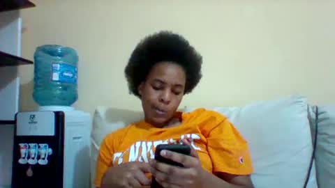 Snapshot of sexyqueen3457132 chatting on 12/18/24, 12:40 DOVY ACHIENG online show from 12/18/24, 12:40