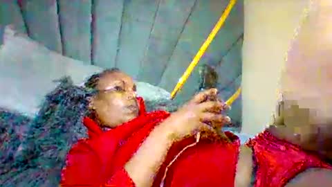 DOVY ACHIENG online show from 10/28/25, 07:05