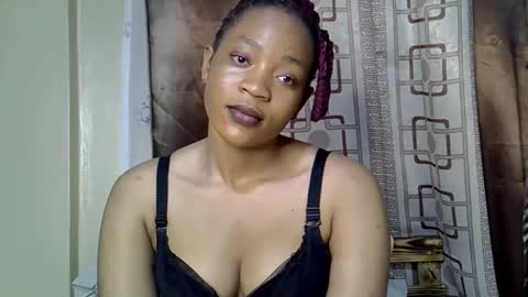 Snapshot of sexyrecious_ chatting on 09/14/25, 02:22 Recious online show from 09/14/25, 02:22
