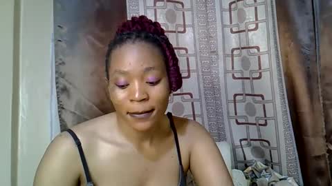 Snapshot of sexyrecious_ chatting on 09/17/25, 01:24 Recious online show from 09/17/25, 01:24