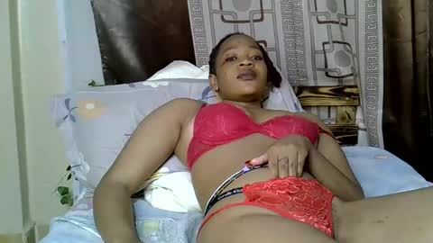 Snapshot of sexyrecious_ chatting on 09/20/25, 10:11 Recious online show from 09/20/25, 10:11