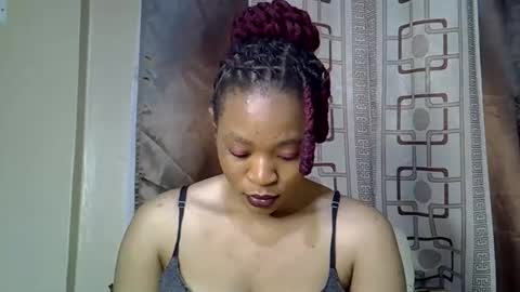Snapshot of sexyrecious_ chatting on 09/21/25, 12:18 Recious online show from 09/21/25, 12:18