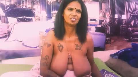 sexyva4u2luv online show from 10/26/25, 01:33