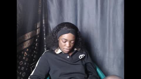 Snapshot of sexyxbunnyxx chatting on 12/02/24, 09:35 Blue online show from 12/02/24, 09:35