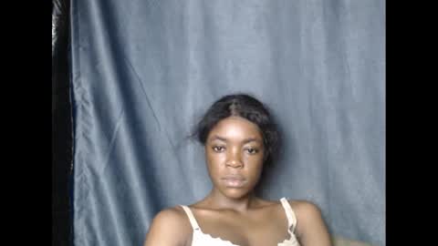 Snapshot of sexyxbunnyxx chatting on 12/07/24, 05:20 Blue online show from 12/07/24, 05:20