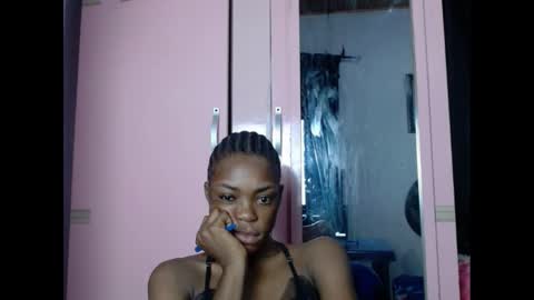 Snapshot of sexyxbunnyxx chatting on 01/16/25, 01:16 Blue online show from 01/16/25, 01:16