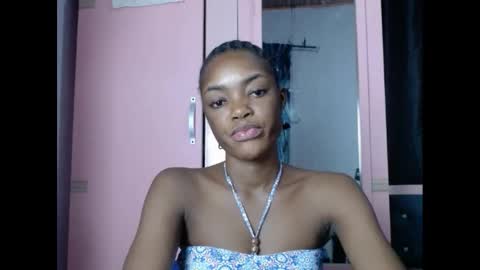Snapshot of sexyxbunnyxx chatting on 01/16/25, 11:37 Blue online show from 01/16/25, 11:37