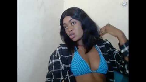 Snapshot of sexyxbunnyxx chatting on 02/16/25, 07:04 Blue online show from 02/16/25, 07:04