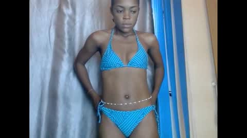 Snapshot of sexyxbunnyxx chatting on 02/16/25, 10:43 Blue online show from 02/16/25, 10:43