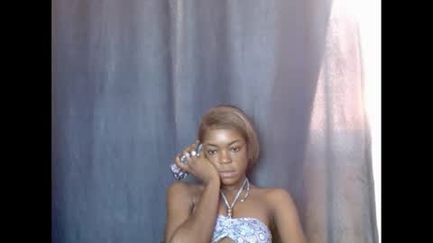 Snapshot of sexyxbunnyxx chatting on 02/24/25, 05:09 Blue online show from 02/24/25, 05:09