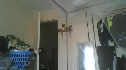 Mel online show from 11/10/25, 09:41