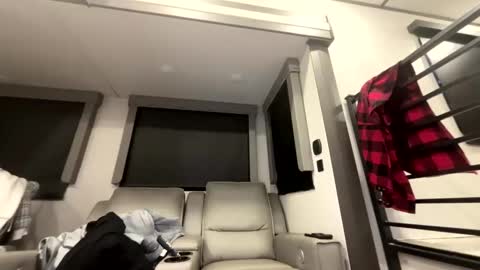 Snapshot of sga20233 chatting on 01/21/25, 12:39 sga20233 online show from 01/21/25, 12:39