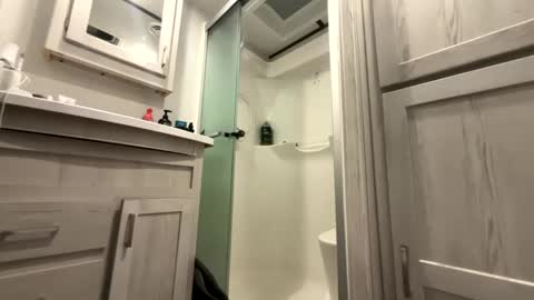 Snapshot of sga20233 chatting on 01/23/25, 07:54 sga20233 online show from 01/23/25, 07:54