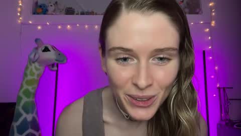 Snapshot of shadebabe chatting on 12/07/24, 08:00 shadebabe online show from 12/07/24, 08:00