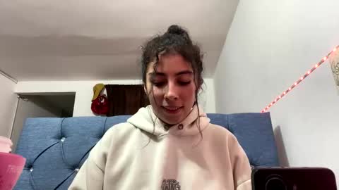 shadow_velvet online show from 11/22/25, 07:18