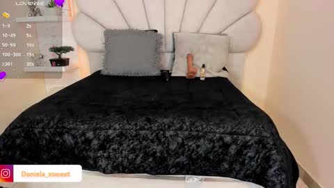 Snapshot of shairytovar chatting on 10/24/25, 07:16 shairytovar online show from 10/24/25, 07:16