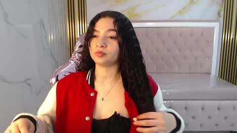 Snapshot of shalon_diaz_sub chatting on 01/11/25, 01:01 Shalon online show from 01/11/25, 01:01