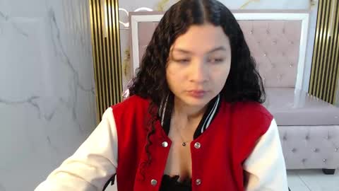 Snapshot of shalon_diaz_sub chatting on 01/14/25, 01:06 Shalon online show from 01/14/25, 01:06