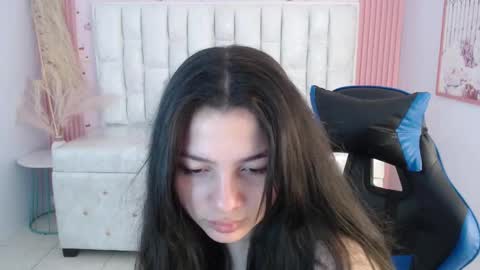 Shalon  online show from 11/11/25, 01:22