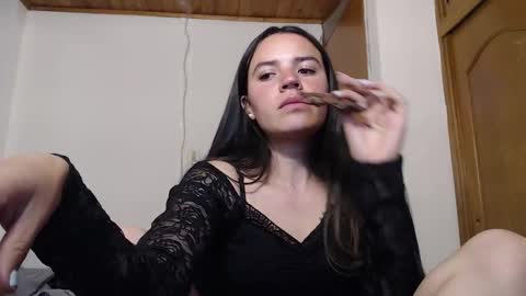 Snapshot of shanel_lozano chatting on 09/13/25, 11:04 shanel_lozano online show from 09/13/25, 11:04