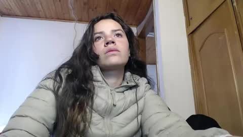 Snapshot of shanel_lozano chatting on 10/03/25, 04:26 shanel_lozano online show from 10/03/25, 04:26