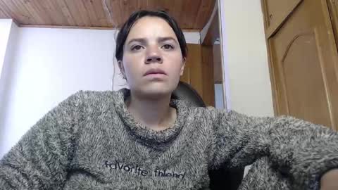 Snapshot of shanel_lozano chatting on 10/14/25, 02:18 shanel_lozano online show from 10/14/25, 02:18
