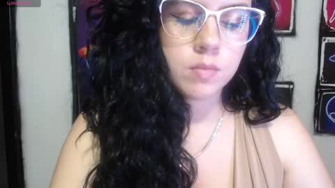 Snapshot of shanellmoore chatting on 12/17/24, 01:39 Shanell Moore online show from 12/17/24, 01:39