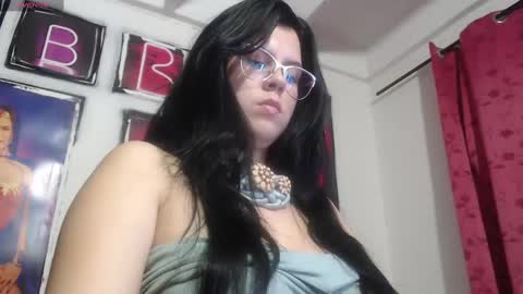 Snapshot of shanellmoore chatting on 12/30/24, 11:28 Shanell Moore online show from 12/30/24, 11:28