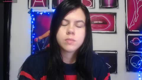 Snapshot of shanellmoore chatting on 03/05/25, 10:44 Shanell Moore online show from 03/05/25, 10:44