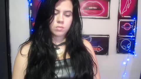 Snapshot of shanellmoore chatting on 03/07/25, 09:38 Shanell Moore online show from 03/07/25, 09:38