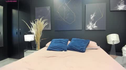 Snapshot of shanellmoore chatting on 09/28/25, 01:05 Shanell Moore online show from 09/28/25, 01:05